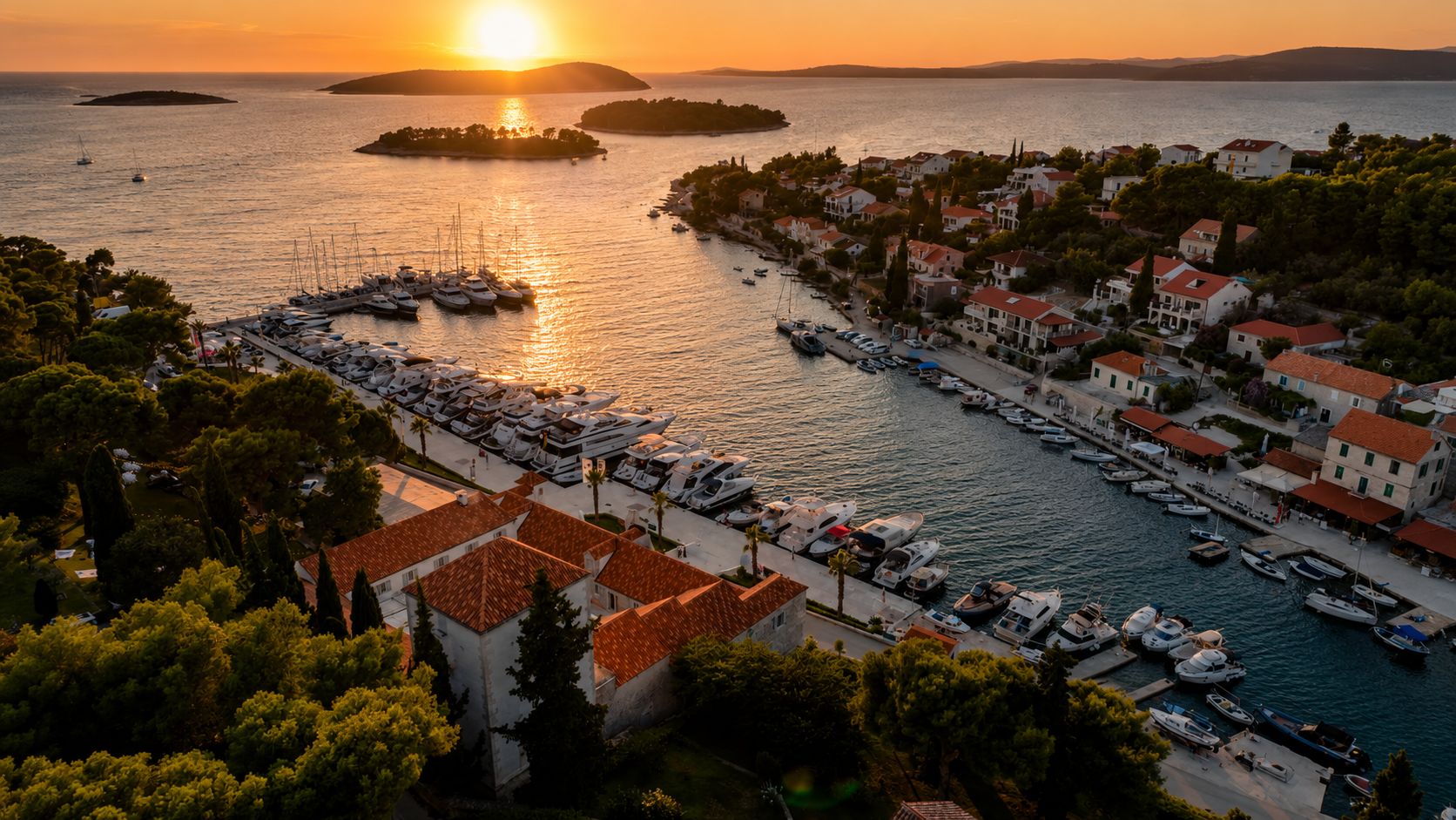 Il porto di Maslinica al tramonto, Šolta