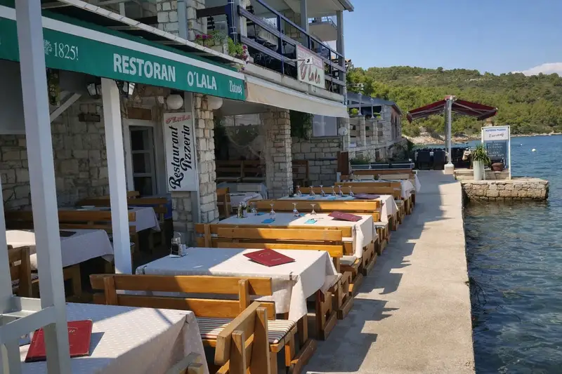 Restaurant O'la'la by the sea in Stomorska