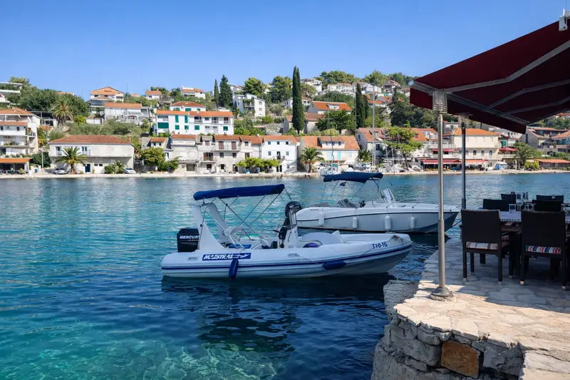 Restaurant Turanj on the waterfront in Stomorska